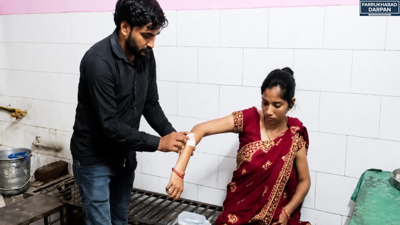 फर्रुखाबाद : कायमगंज में दहेज में नहीं मिली चार पहिया गाड़ी, तो ससुराल वालों ने नवविवाहिता पर धारदार हथियार से किया जानलेवा हमला