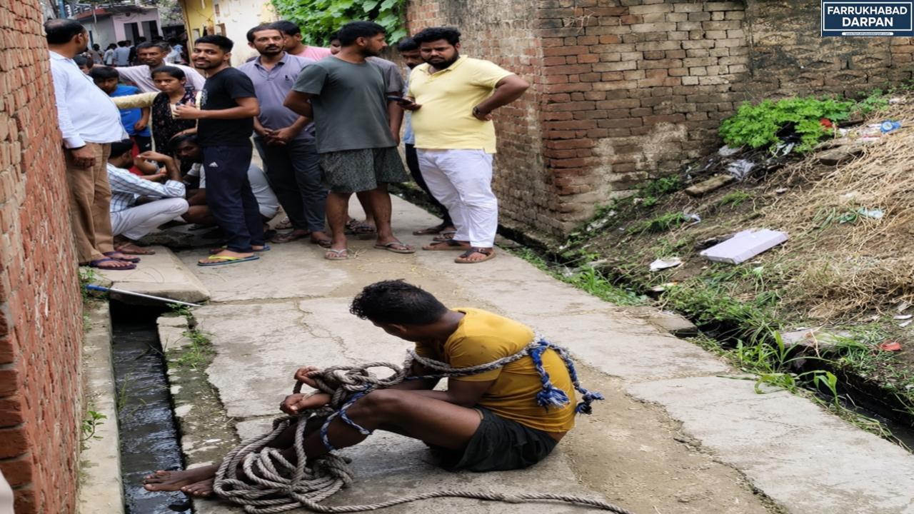 फर्रूखाबाद : सिरफिरे बेटे ने ईंट और सिल-बट्टे से कुचलकर मां को उतारा मौत के घाट, बचाने आई बहन का दबाया गला
